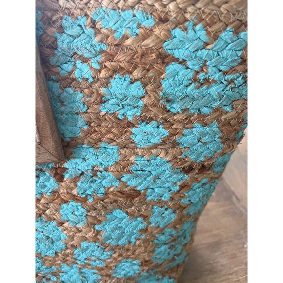 Beach Wood Handle Jute Tote Bag in Aqua - Picture 4 of 11